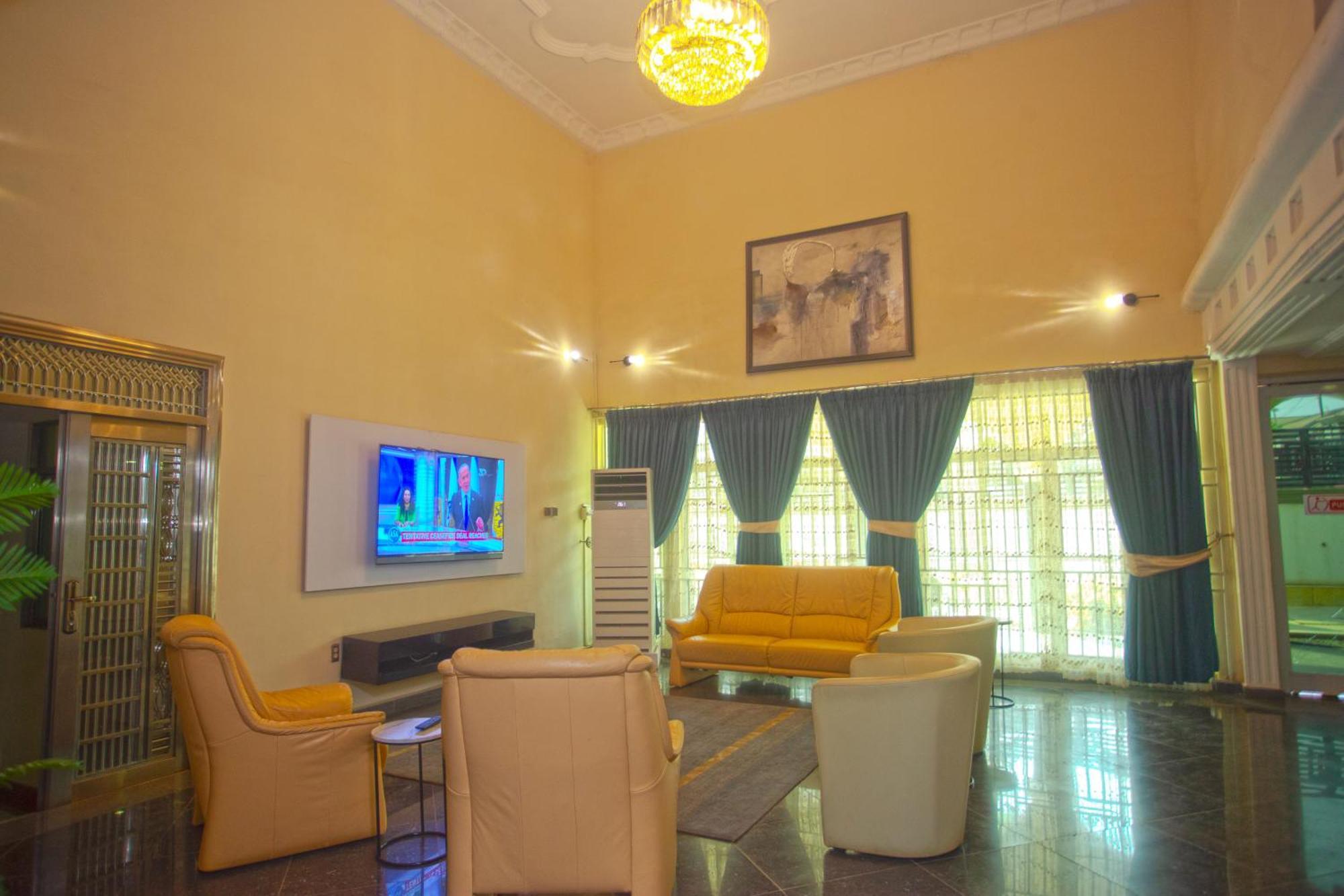 Labev Hotel Kumasi Ngoại thất bức ảnh
