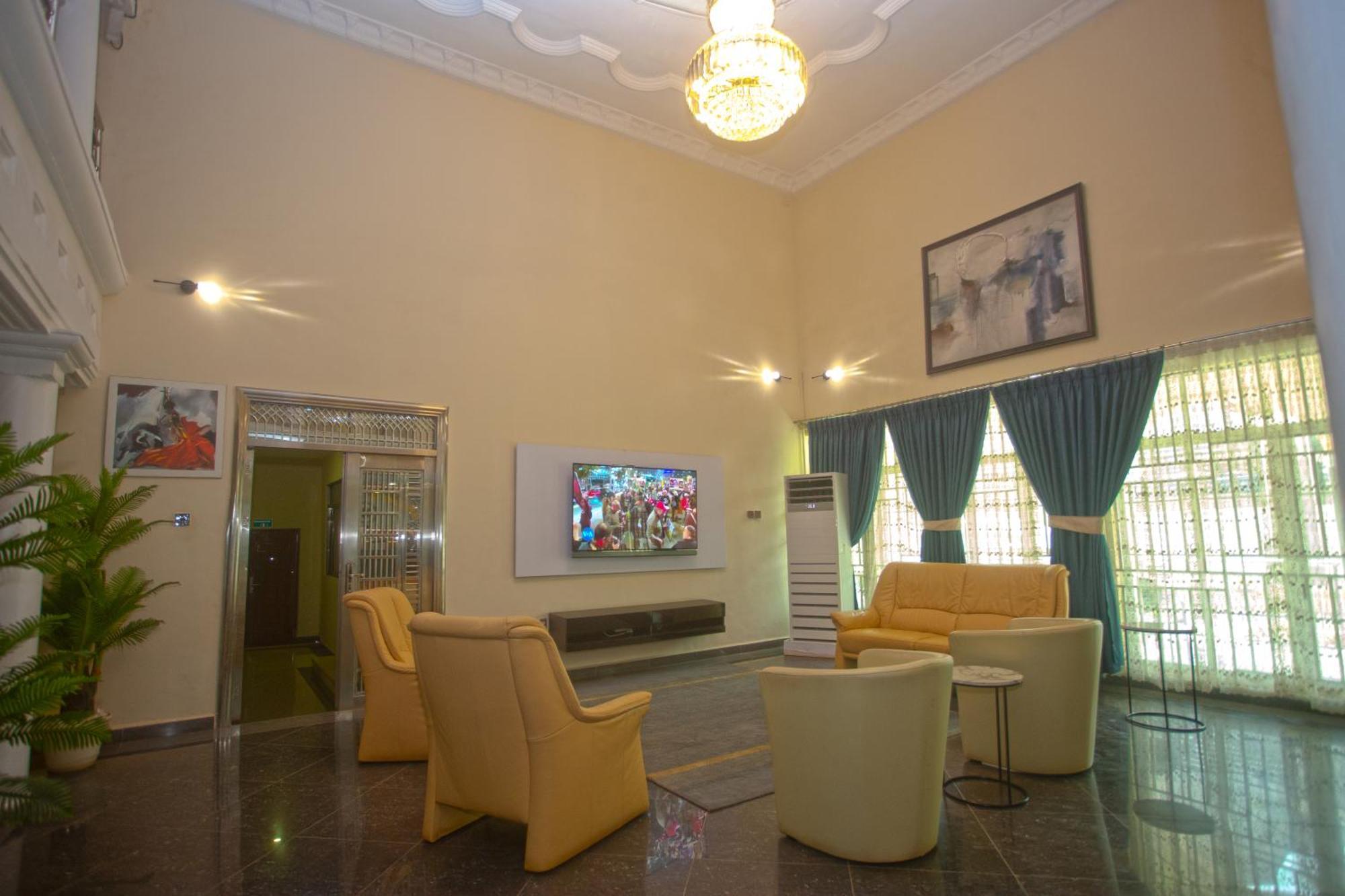 Labev Hotel Kumasi Ngoại thất bức ảnh